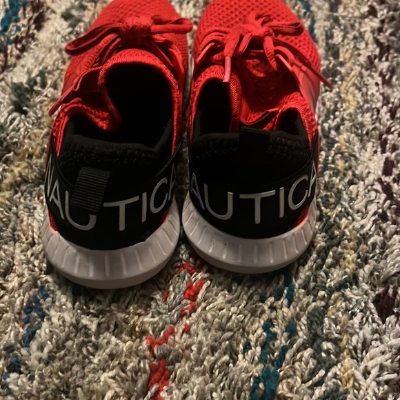 Kids size 1 shoes - Picture 2 of 3